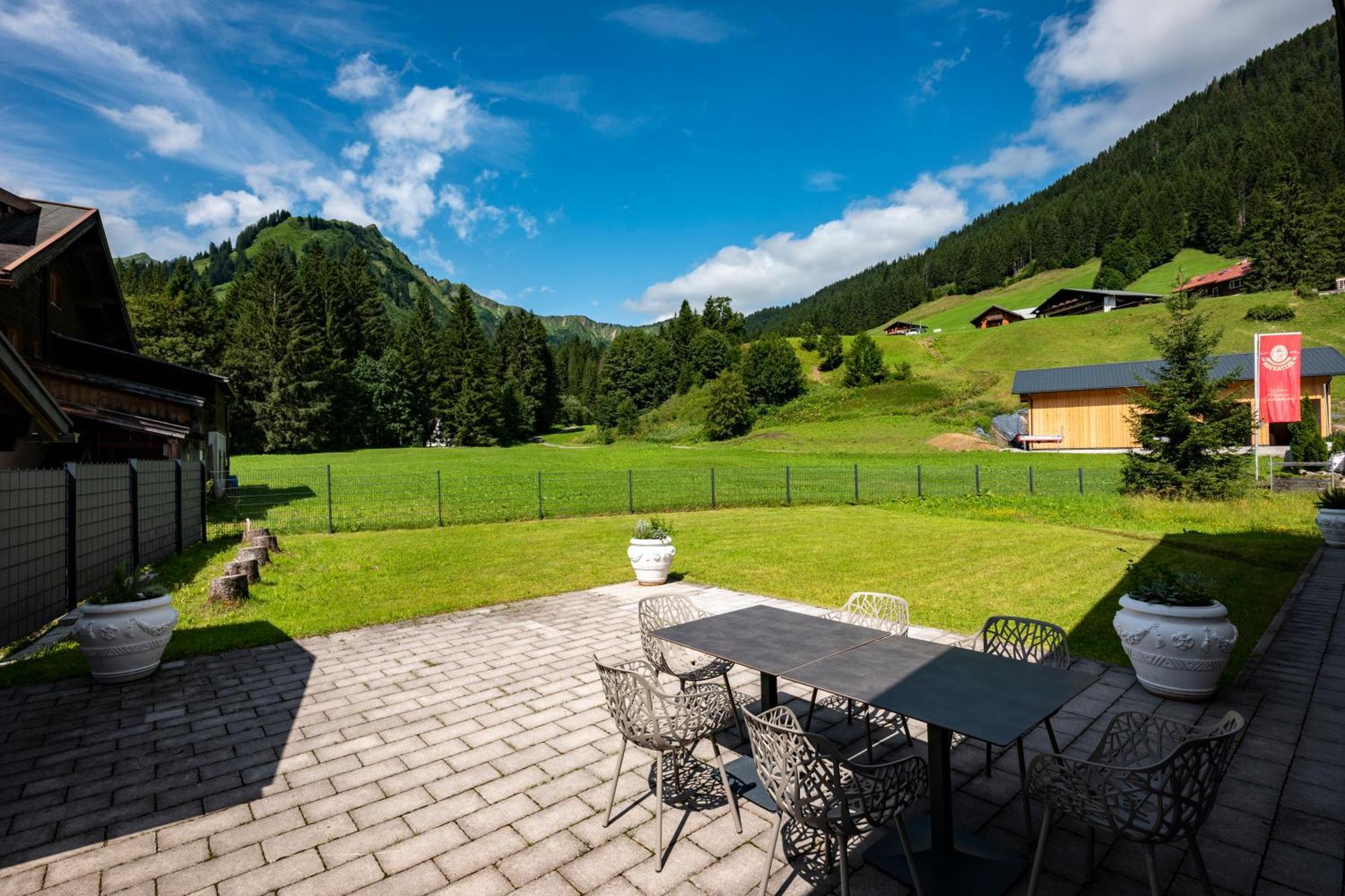 Hubertus Gartenlodge Mittelberg Exterior photo